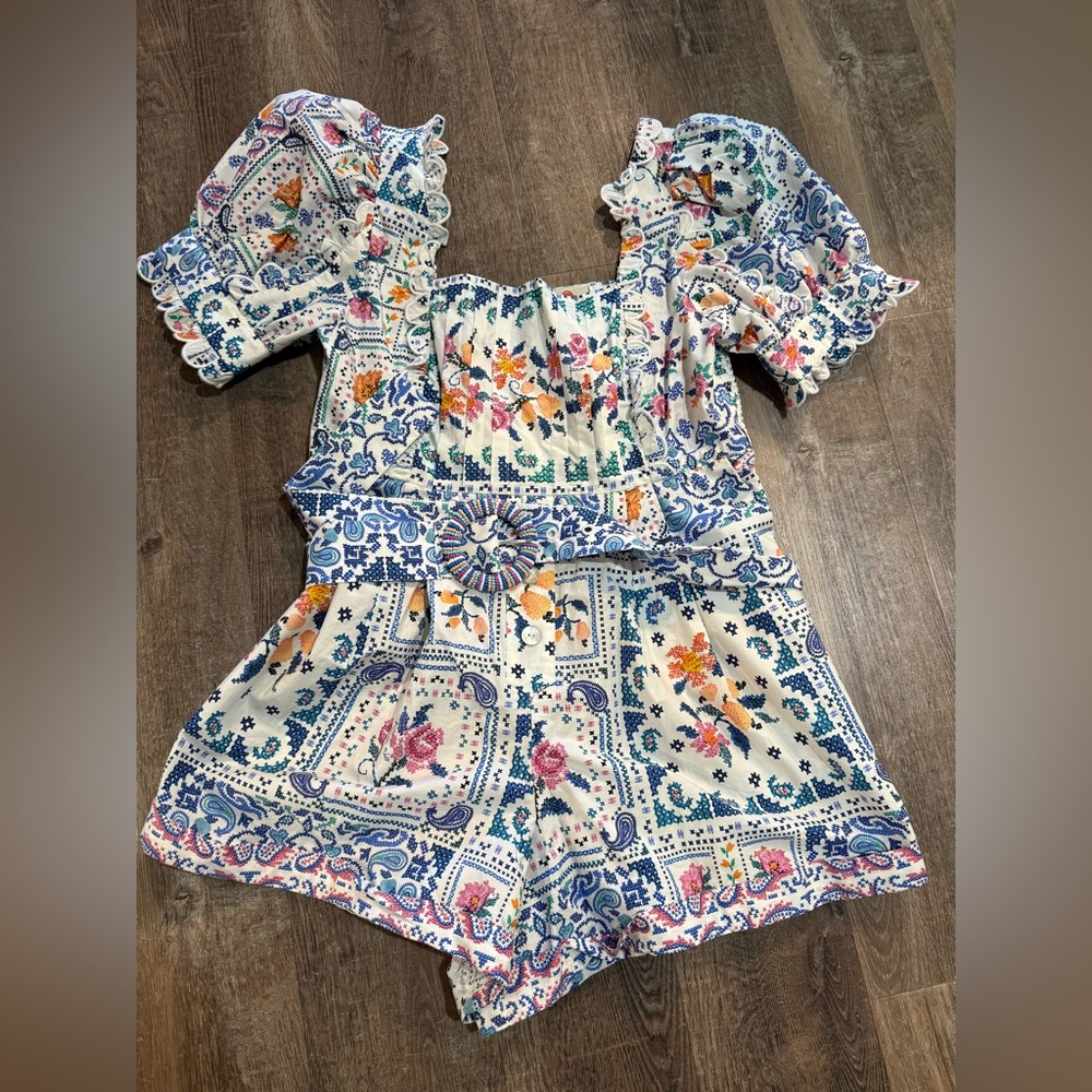 FARM Rio Romantic Bandana Off White Romper. Size large